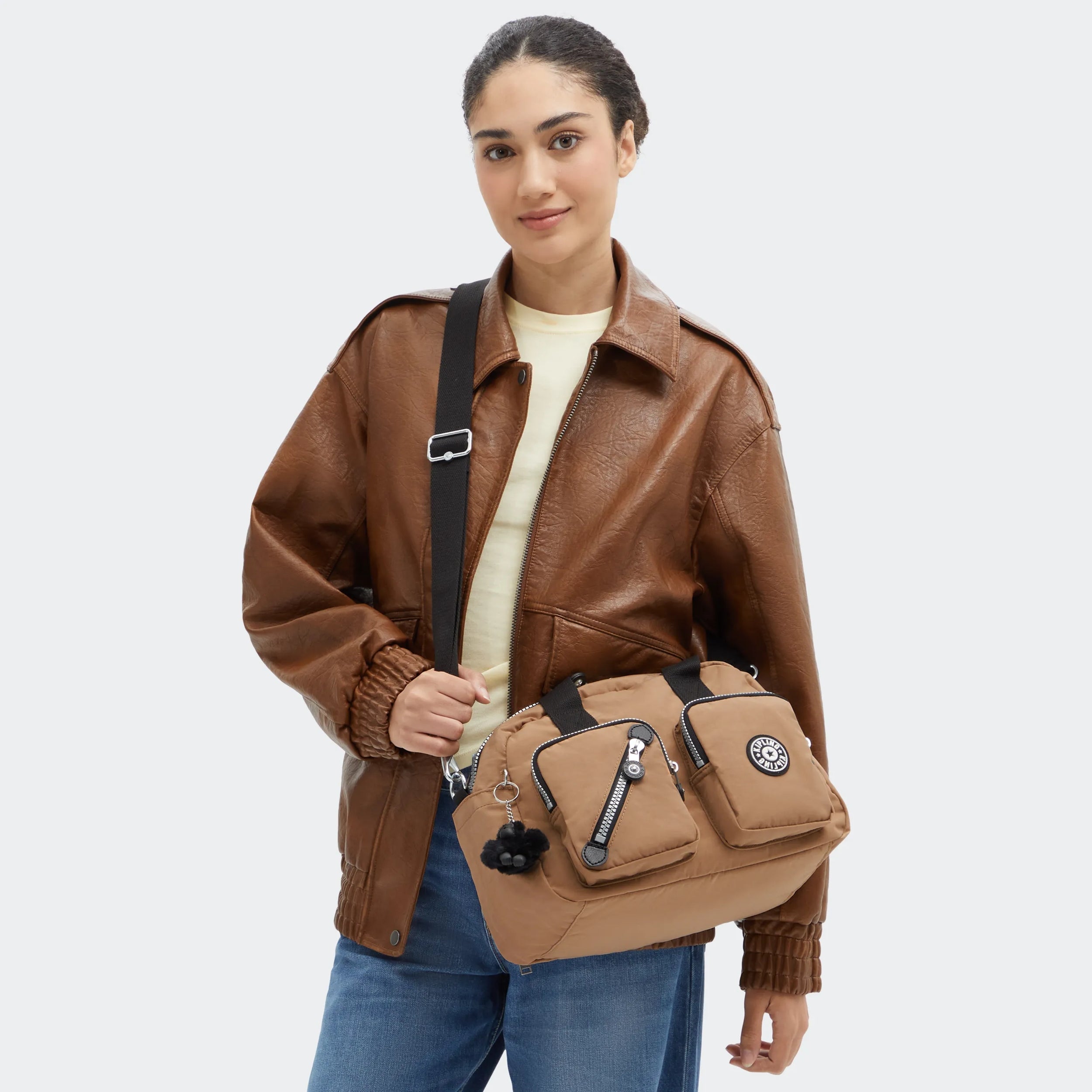 Defea Shoulder Bag - Image 7