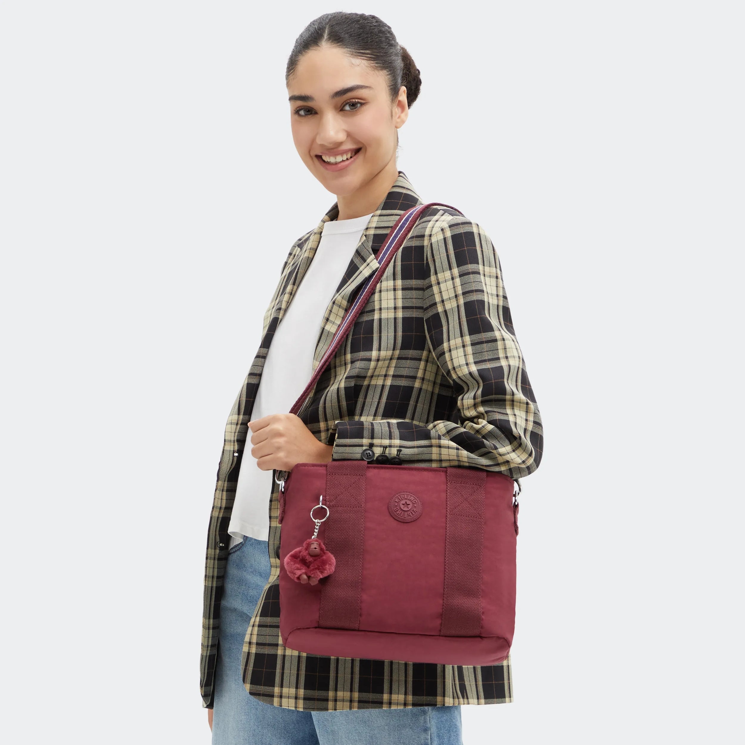 Minta Medium Shoulder Bag - Image 2